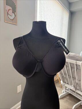 Wonderbra Black Seamless Full-Coverage Underwire Bra